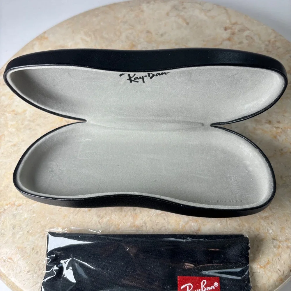 Ray-Ban Hard Clamshell Sunglasses Case OS Black Faux Leather with Cleaning Cloth